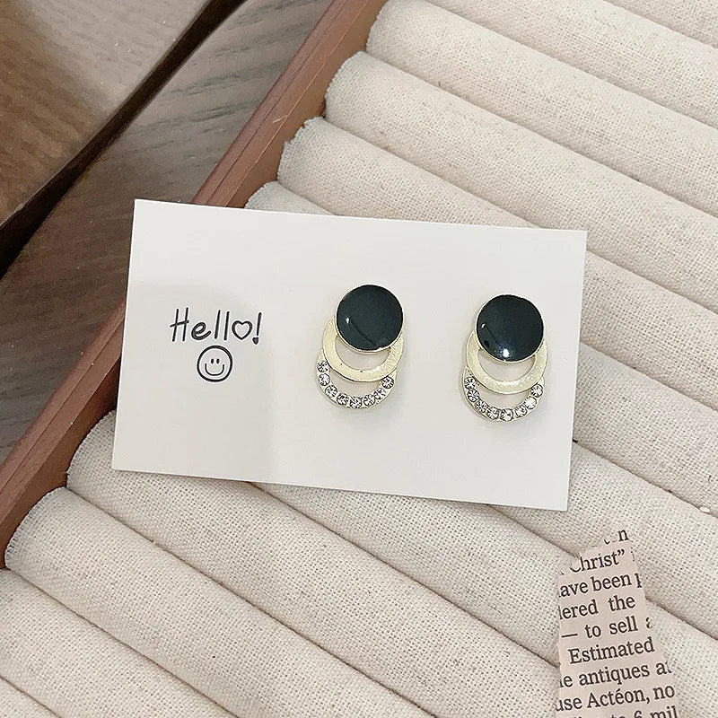 New Fashion Round Earrings for Women Geometric Acrylic Crystal Stud Earrings Wedding Party Elegant Circle Charms Jewelry