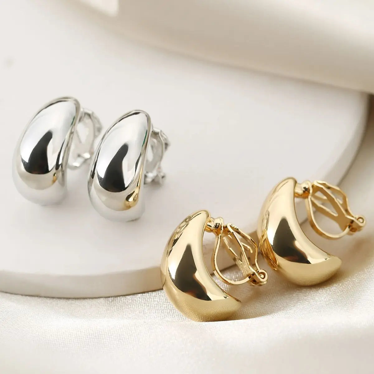 French Light Luxury Droplet shaped Ear Clip with No Ear Holes, High Grade, Simple and Smooth Female Earrings